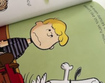 Hardcover Peanuts Snoopy Takes off by Charles M. Schulz, Snoopy