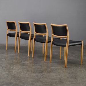 4 Møller Model 80 Dining Chairs in Oak and Black Leather Mid Century Danish Modern