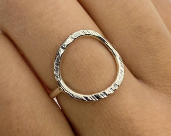 Open Circle Ring Silver. Hammered Karma Ring. Geometric Ring. Holiday Gift for Her Girlfriend Mom Wife