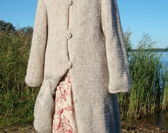 Long warm, white knitted autumn coat / jacket with wood buttons and lining