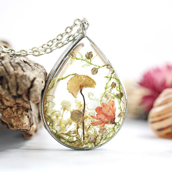 Real Mushroom Necklace Daisy Moss Baby's Breath Herbarium Terrarium Botanical Floating Locket Gift For A Gardener Friend