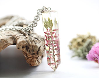 Lucky Heather Necklace Light Pink Botanical Herbarium Terrarium Gardening Nature Gift For Her Flower Crystal Quartz Point Eco Friendly Resin