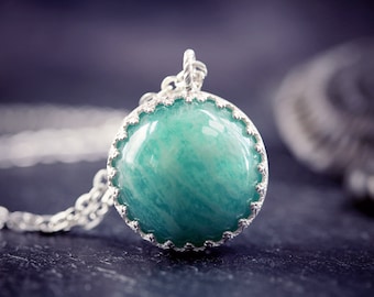 Dainty Green Amazonite Pool Of Light Necklace Healing Stone Orb Crystal Ball Heart Chakra Sphere Wicca 1920s