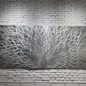 Escultura de pared de metal de gran tamaño. Arte mural de metal. Escultura de pared de metal. Obra de arte abstracto moderno. Pintura contemporánea. Decoración dorada para el hogar. Pared de oficina.