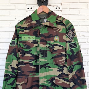 Vintage M-65 Camo Field Jacket Woodland Camo / Vintage Woodland Camouflage M-65 Field Jacket Size L Regular