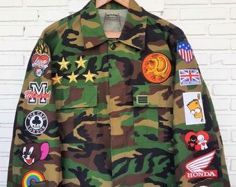 Upcycled Camo Jacket with Patches / Reworked Vintage Military Camouflaged Jacket with Patches Men Size L Unisex Adult
