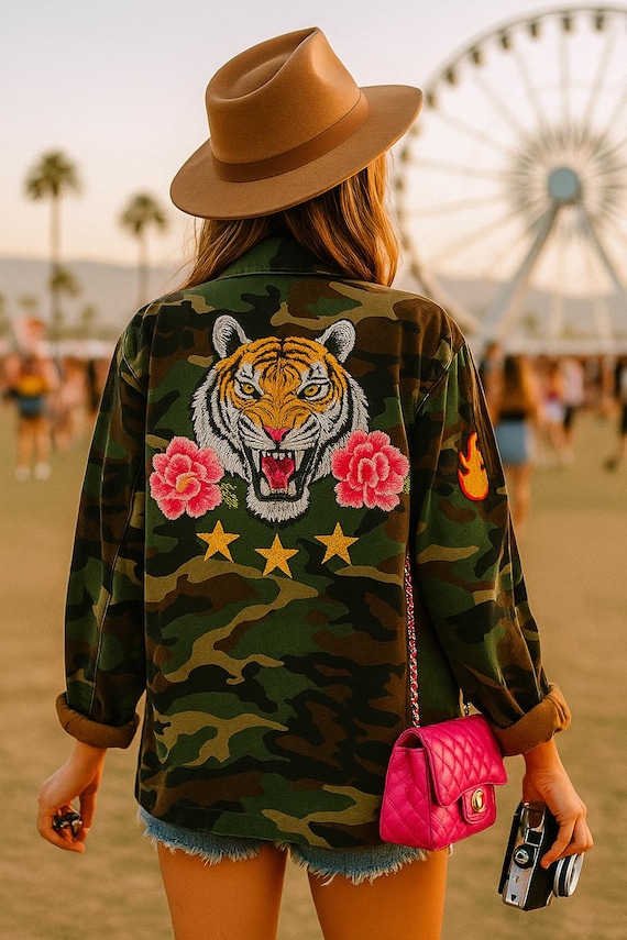 Vintage Camo Military Jacket: Embroidered Tiger, Betty Boop Patch - Unisex M