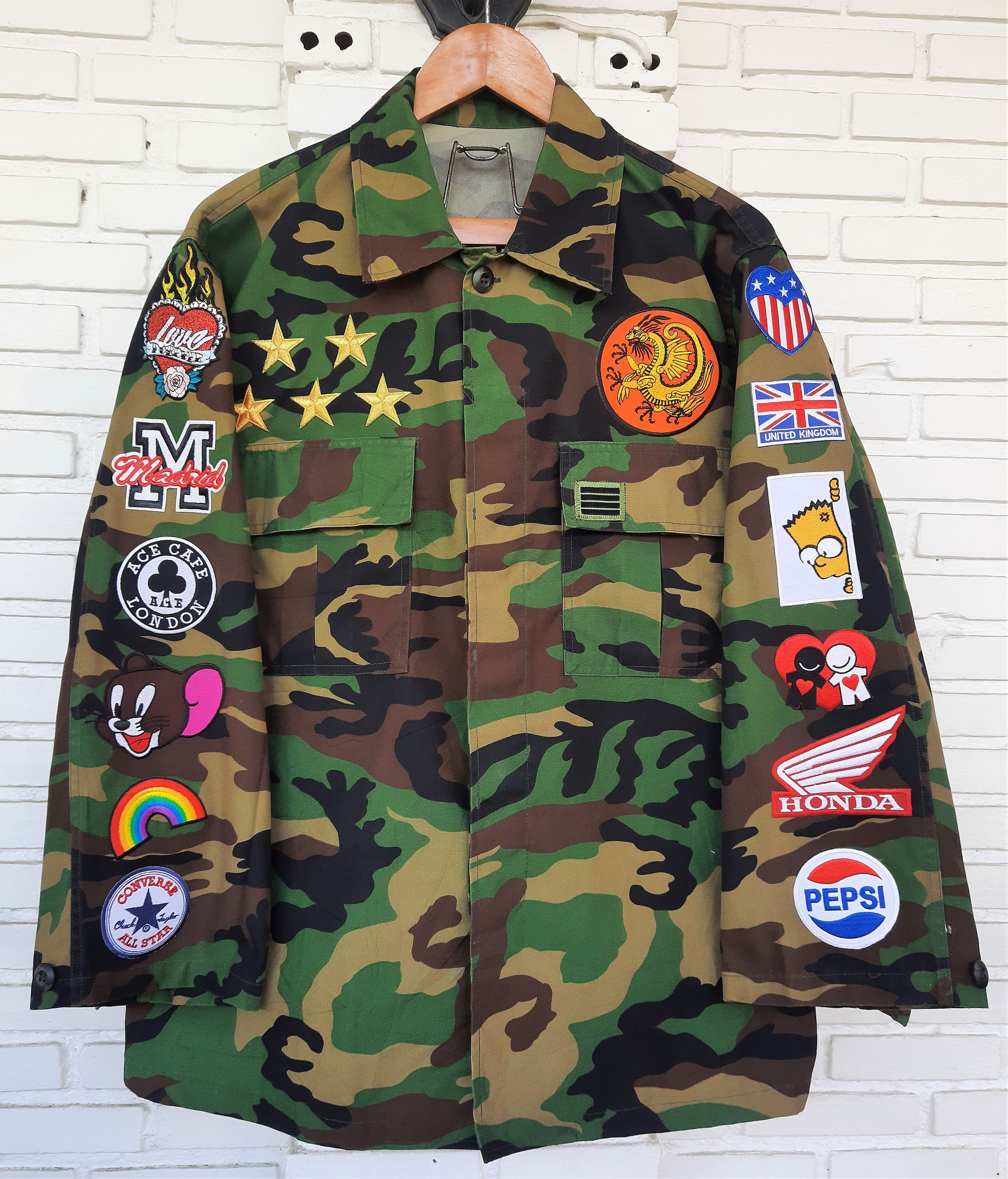 Upcycled Camo Jacket With Patches / Reworked Vintage Upcycled Camo Jacket With Patches / Reworked Vintage