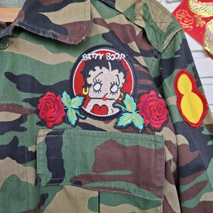 Upcycled Vintage Camo Military Jacket | Embroidered Tiger & Betty Boop Patches | Unisex Size M image 17