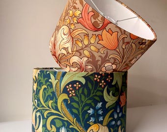 Pantalla de lámpara vintage de tela Golden Lily, disponible en 2 magníficas combinaciones de colores.