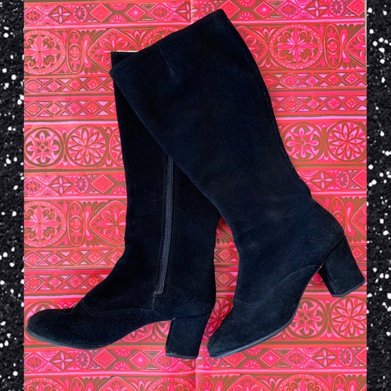 Vintage 1960s mod space age black suede leather kn