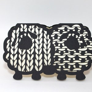 carte en tricot, carte de tricot, carte d'anniversaire en tricot, carte d'anniversaire de mouton, carte en tricot de mouton, cadeau pour une tricoteuse, cadeau de tricot lui, cadeau de tricot elle