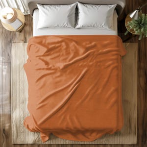 Burnt Orange Fleece Blanket Throw – Soft Cozy Lightweight Microfiber Layer for Sofa or Bed, Warm Minimalist Solid Color Bedding Decor
