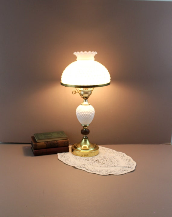 hobnail table lamp