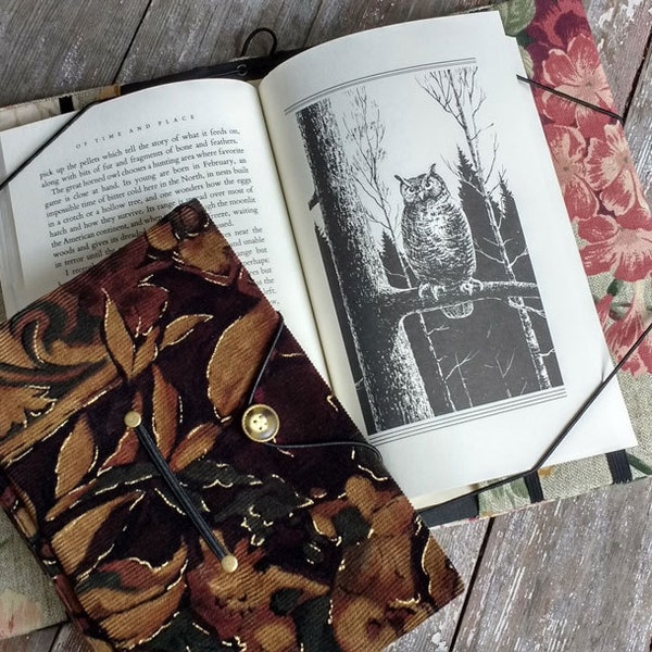 Small book holder hands free reading makes unique gift for reader, book lover, commuter, and bookworms