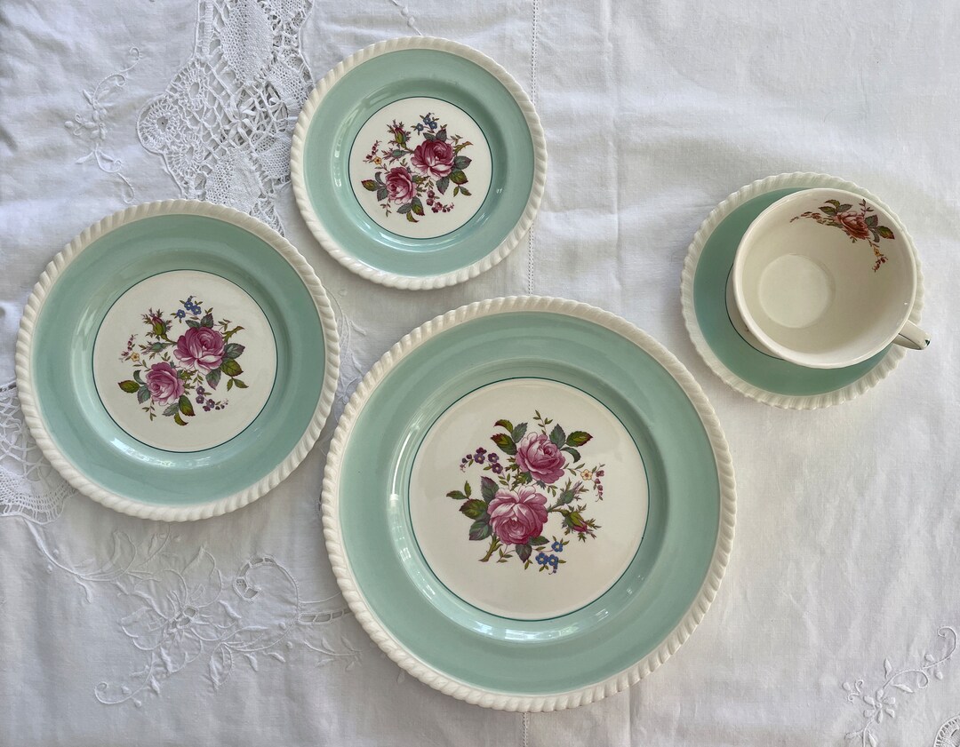 Vintage Johnson Bros Old English Rose Dinnerware 5piece Etsy