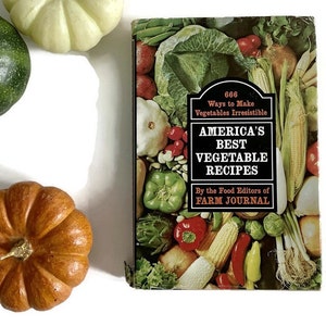 Vintage 1970s America's Best Vegetable Recipes Cookbook w/ Dust Jacket . Farm Journal . Color photos