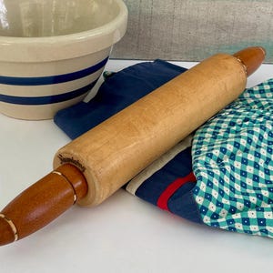 Vintage 1940s Munising Wooden Rolling Pin: Etched Chestnut Handles