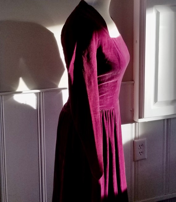 vintage dark purple velvet dress, valentine's day