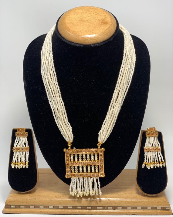 Small on sale pearls set