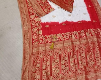 Pooja speciale witte en rode sari, traditionele sari, desi sari, sari. Puja saree rood witte feestkleding saree zijden saree kant-en-klare blouse