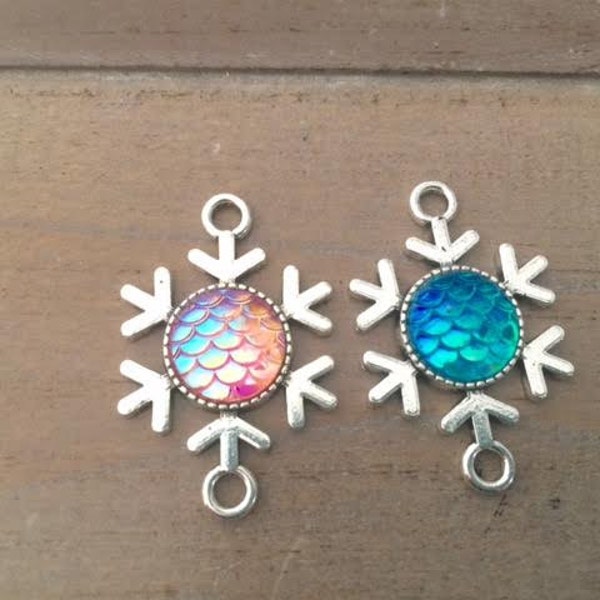 1 Snowflake Connector, Mermaid Scales charms, Snowflake Pendants, snowflake charms, Christmas, Winter, USA