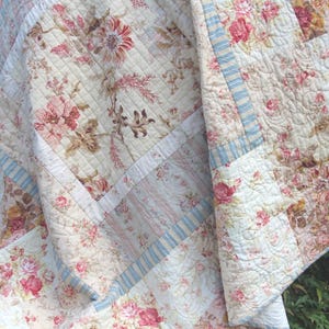 Quilt Pattern in 2 sizes simple quilt pattern for beginners layer cake fat quarter friendly quilt pattern easy digital quilt pattern