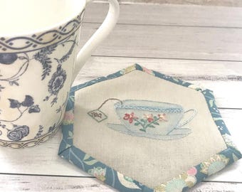 Posavasos bordados con forma hexagonal para taza de té o café (patrón PDF)