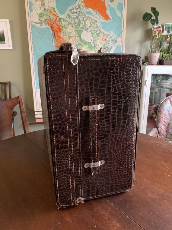 Gorgeous Vintage Faux Alligator Suitcase - image 4