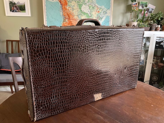 Gorgeous Vintage Faux Alligator Suitcase - image 1