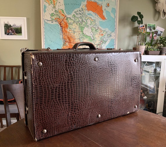 Gorgeous Vintage Faux Alligator Suitcase - image 2