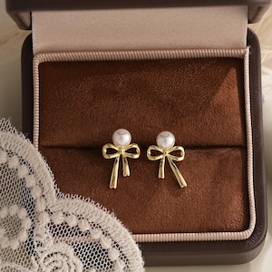 Freshwater Pearl Bow Earrings,Gold Pearl Earrings,Coquette Studs,Pearl Ribbon Earrings,Wedding Earrings for Brides,Bridesmaid Gift