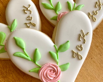 12 Monogrammed Floral Heart Cookies!