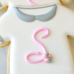 12 Sweet Baby Bodysuit Cookies image 3