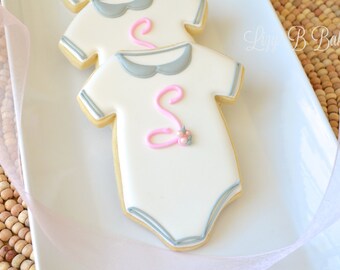 12 Sweet Baby Bodysuit Cookies!