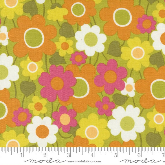 A Blooming Bunch Avocado - Maureen McCormick - PER QUARTER METRE A Blooming Bunch Avocado - Maureen McCormick - PER QUARTER METRE