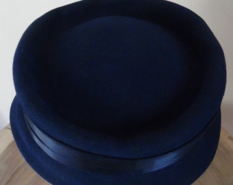 Vintage 1940s–50s Blue Felt Pillbox Hat | Made in USA | Merrimac Hat Corp Feather Pillbox Blue Vintage Hats for Women for sale | eBay main image 2