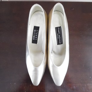 Bridal Pumps Vintage 1990s Champagne Colored Court Shoe Wedding by Stuart Weitzman New York Size 7B