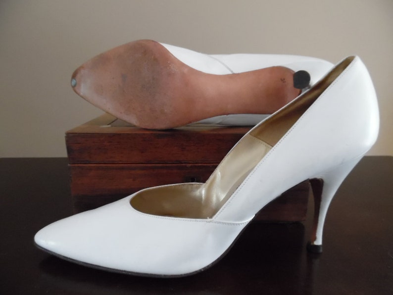 retro pump shoes