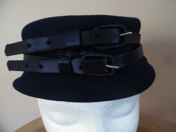 Vintage 1950s Navy Blue Fur Felt Pillbox Hat by M… - image 9