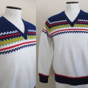 Vintage 1960s Nordic Style Raglan Sleeve off White V-Neck Pullover Sweater with Fair Isle Nordic Motif by Industia Textil Argentina