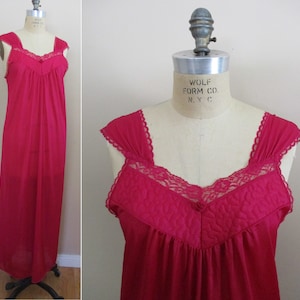 Vintage 1990s Wine Red Nightgown with Quilted Yoke and Floral Lace Trim by Honors Intimates Long Sleeveless Nightgown