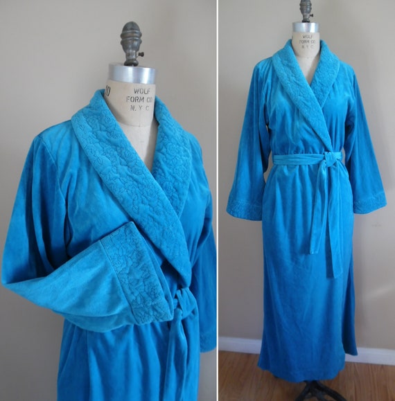 Vintage 1970s Turquoise Blue Plush Velour Dressing