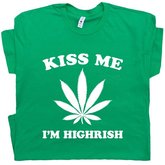 Funny Humor Sweatshirt Red Kiss Me Im Irish