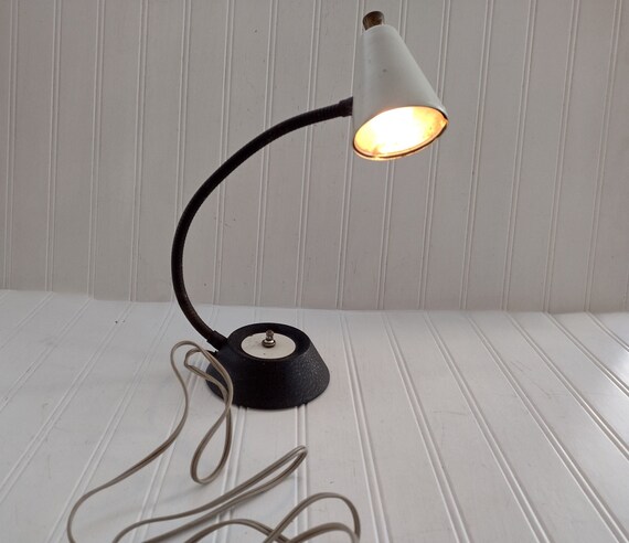 VINTAGE Desk Lamp With Heavy Base and Gooseneck. Nice Working