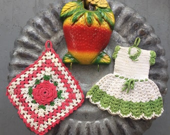 1950s Chalkware Strawberry with 2 Crocheted Potholders.  Mid Century Wall Hanging with Hooks