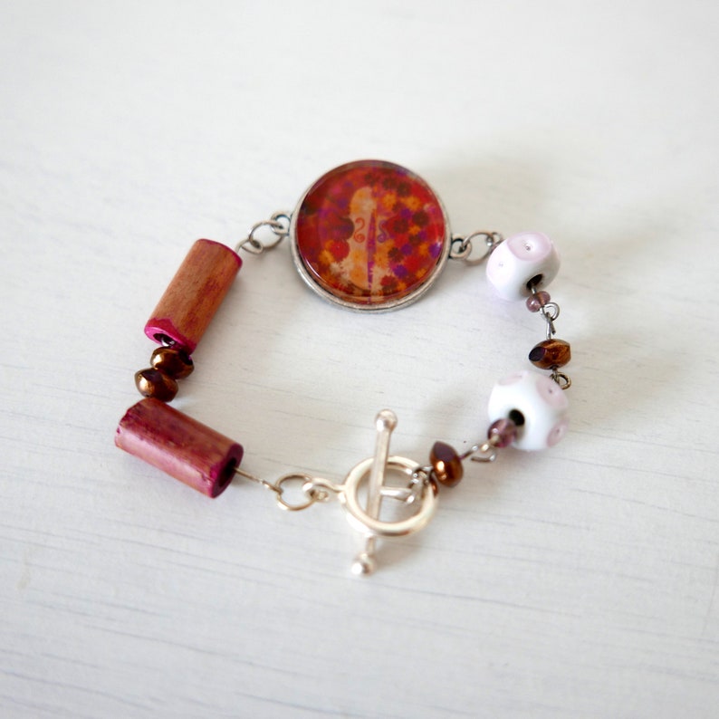 Dusty Pink Bracelet with Floral Art Pendant, Glass and Wooden Beads, Music Themed Jewellery, Handmade Jewelry with Violin Print image 6