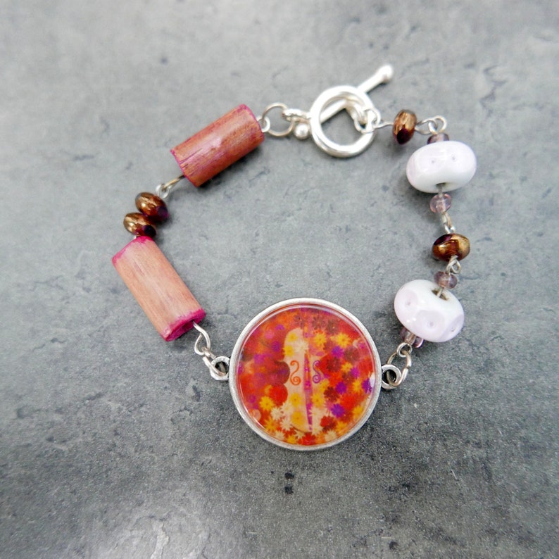 Dusty Pink Bracelet with Floral Art Pendant, Glass and Wooden Beads, Music Themed Jewellery, Handmade Jewelry with Violin Print image 2