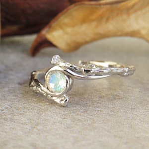 Moonstone Engagement Ring, Nature Inspired Ring, Rainbow Moonstone Ring Women, Twig Engagement Moonstone Ring in 14K Gold, Alternative Ring