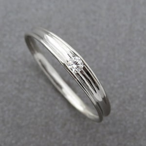 Anillo de compromiso único, anillo de compromiso de diamantes pequeños, anillo de compromiso delicado, anillo de solitario de diamantes delgados, anillo de diamantes de oro macizo de 14k.
